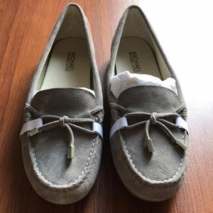 MICHAEL KORS SUEDE DAISY MOCCASINS 8 1/2